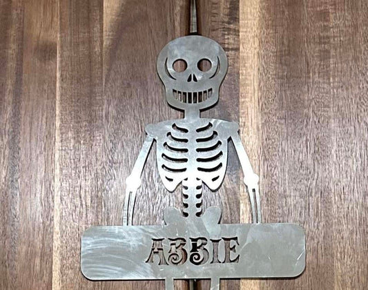 Custom Skeleton Halloween Yard Sign – Personalized Metal Décor